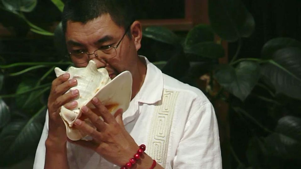 rinpoche sound healing with conch shell